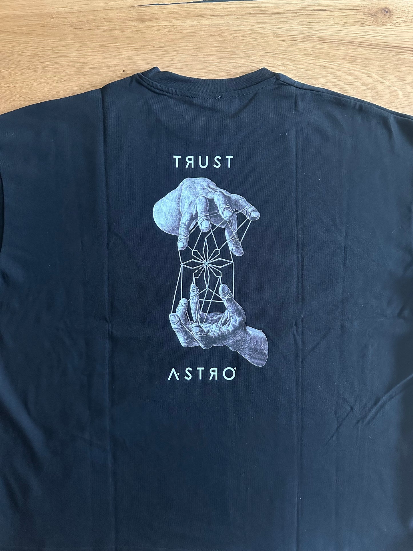 Trust Tee "Black"